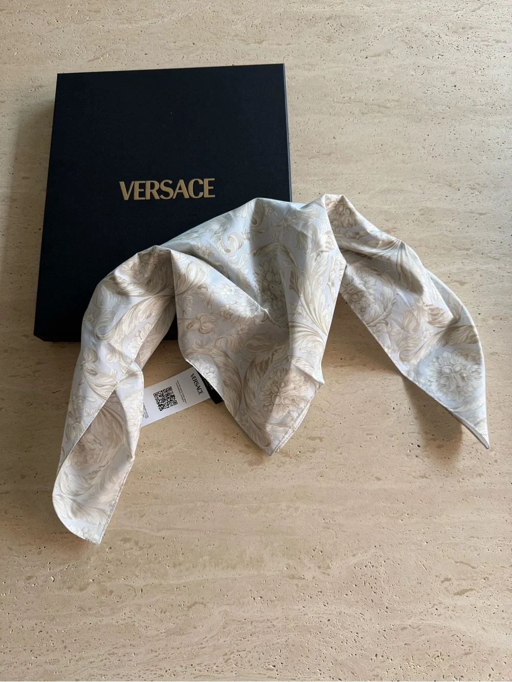 NWT Versace Barocco Print Cotton Blue Square Scarf Foulard Bandana Made in Italy